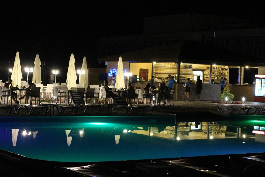 Hotel Promenad Bugaz Exterior foto